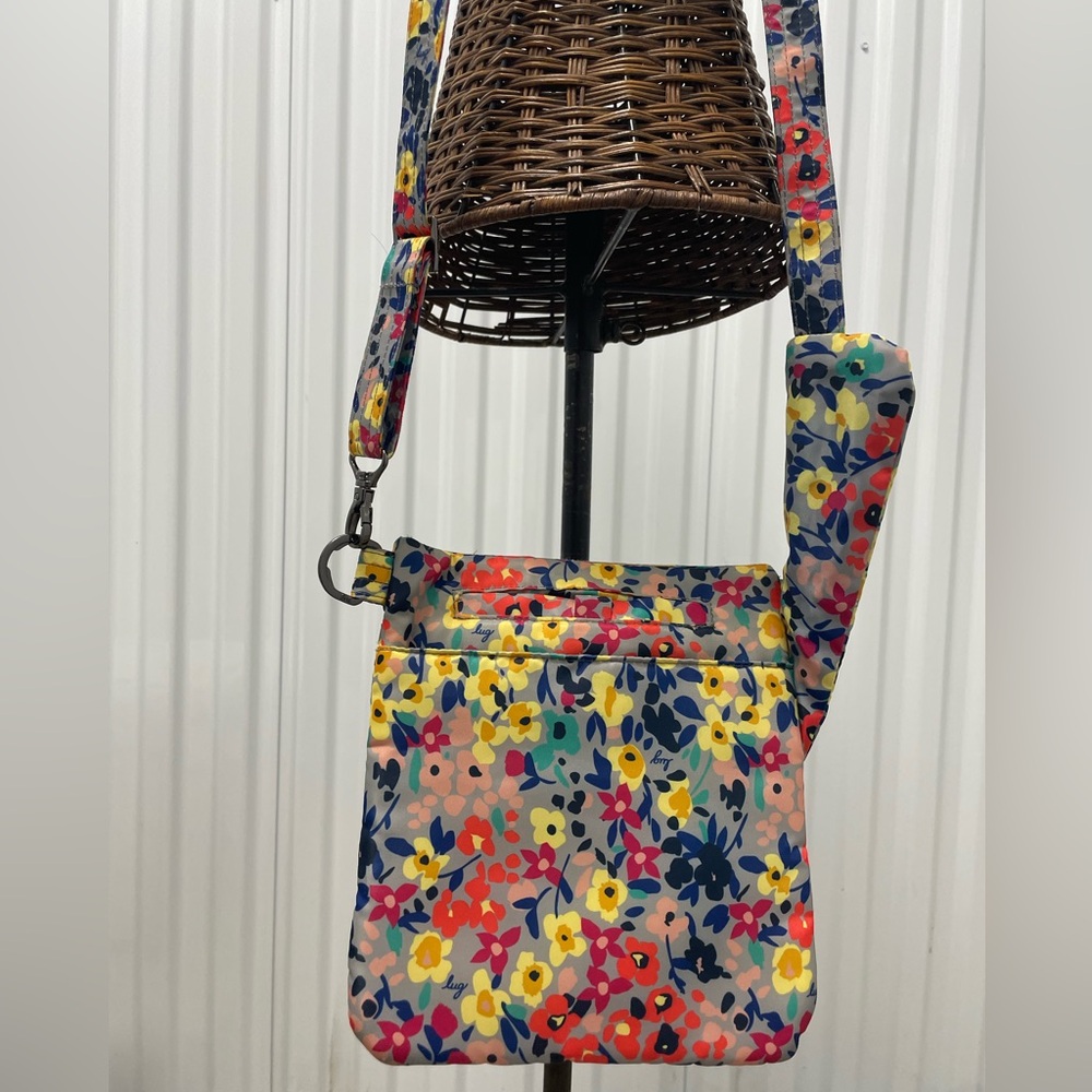 Lug Skipper SE Crossbody Bag in Multi Floral Wildflower EUC - Picture 10 of 16